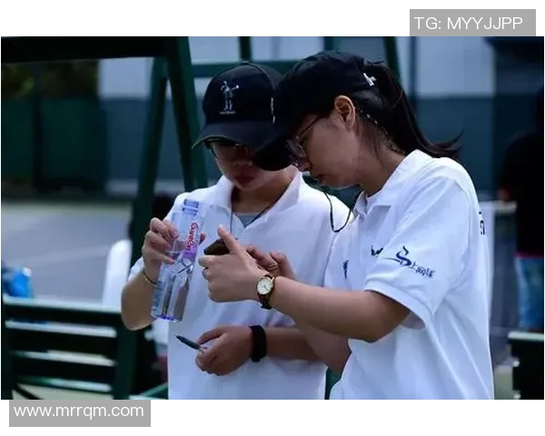 上海网球队战术解析:如何在比赛中运用策略提升胜率与团队协作 上海网球队战术解析:如何在比赛中运用策略提升胜率与团队协作