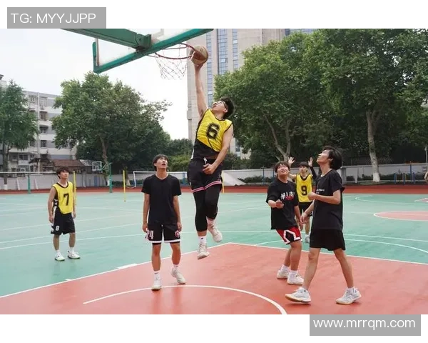 南京篮球队比赛经验的创新与变革引发热议分析 南京篮球队比赛经验的创新与变革引发热议分析