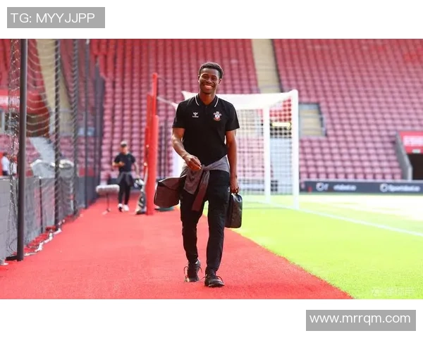 重庆足球队的拼搏之路精英赛背后的奋斗与荣耀