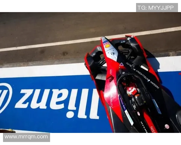 上海篮球队在世界锦标赛积分榜上以80分稳居首位展现强劲实力